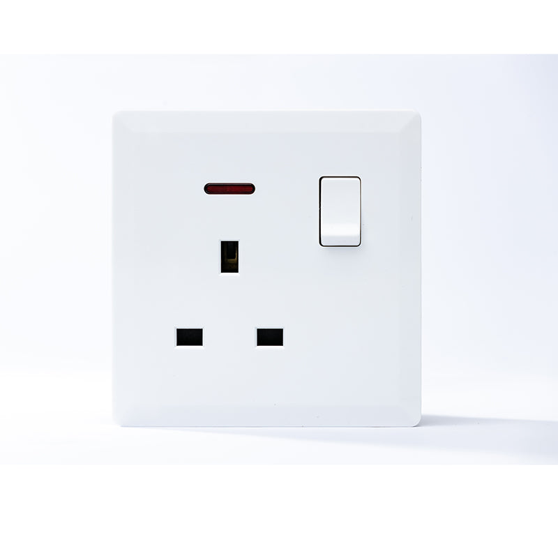 Switched 13A Socket With Neon (White) - #S7.0-017W