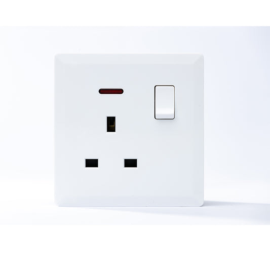 Switched 13A Socket With Neon (White) - #S7.0-017W