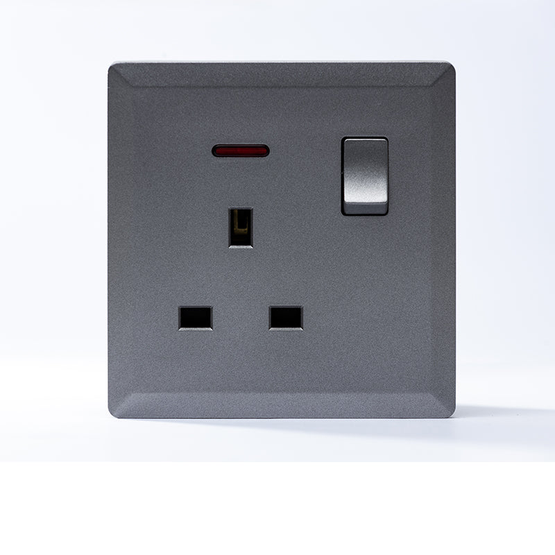 Switched 13A Socket with Neon (Silver) - #S7.0-017S