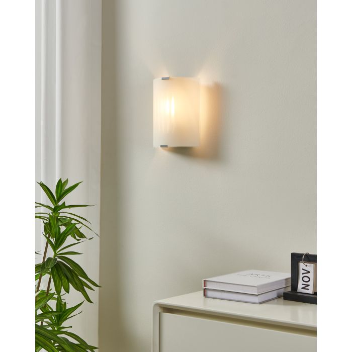 GRAFIK Satin Glass Wall Lt Line Motif E27 #83132